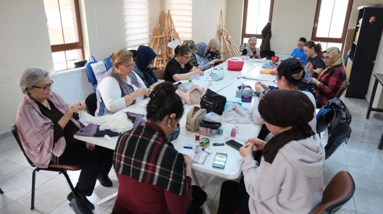 HALK MERKEZLERİNDE 6 BİN 900 KİŞİ EĞİTİM ALACAK