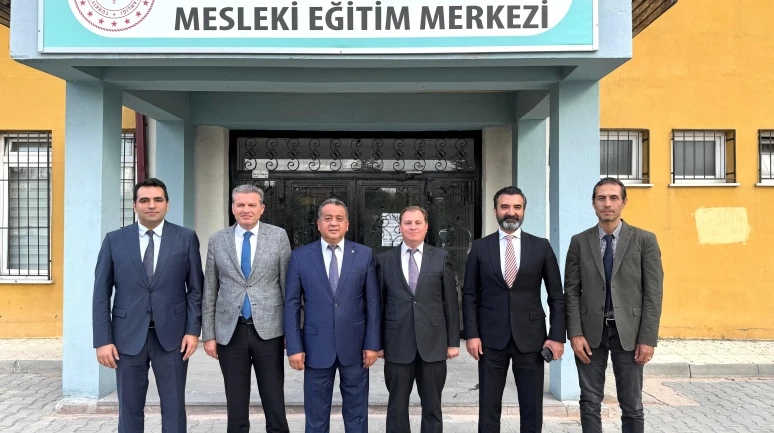 “HER FABRİKA BİR OKUL” PROJESİYLE GENÇLERE MESLEK, SANAYİYE GÜÇ