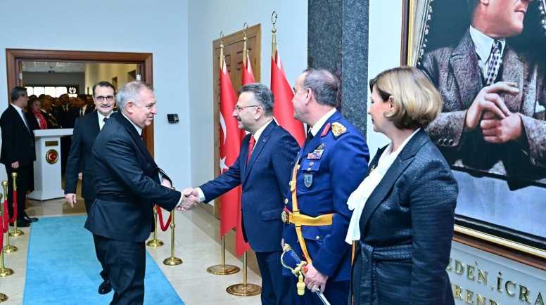 VALİ AKSOY, 29 EKİM CUMHURİYET BAYRAMI TEBRİKLERİNİ KABUL ETTİ