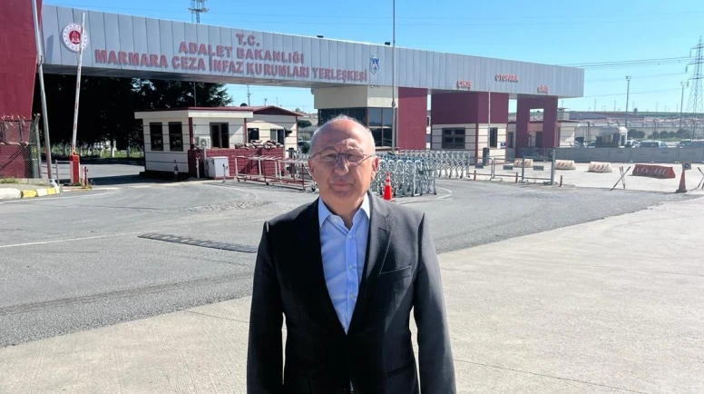Çakırözer tutuklu öğrenci  ve gazetecilerle görüştü