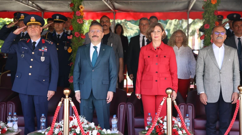 “BU ŞEHİR DİRENİŞİN, BAĞIMSIZLIĞIN,  YAŞASIN HÜRRİYET DİYENLERİN ŞEHRİDİR”