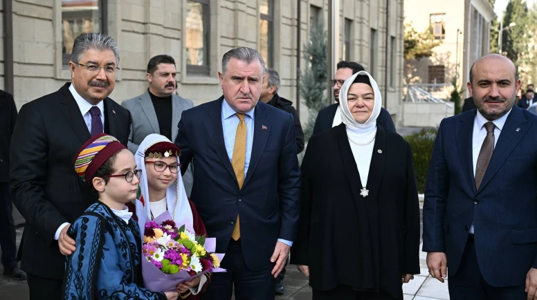 GENÇLİK VE SPOR BAKANI BAK ESKİŞEHİR’DE